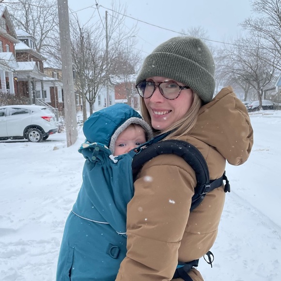 Meet your Posher, Lara - Picture 1 of 1